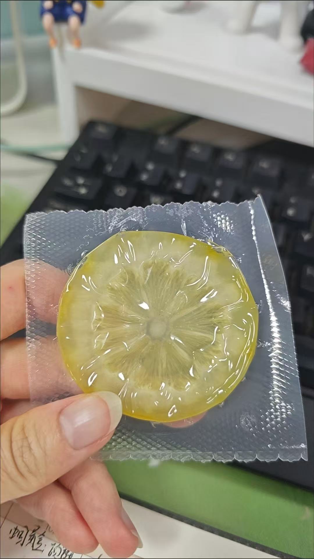 Freshly-sliced Honey Lemon Slices for Infusion/Drink