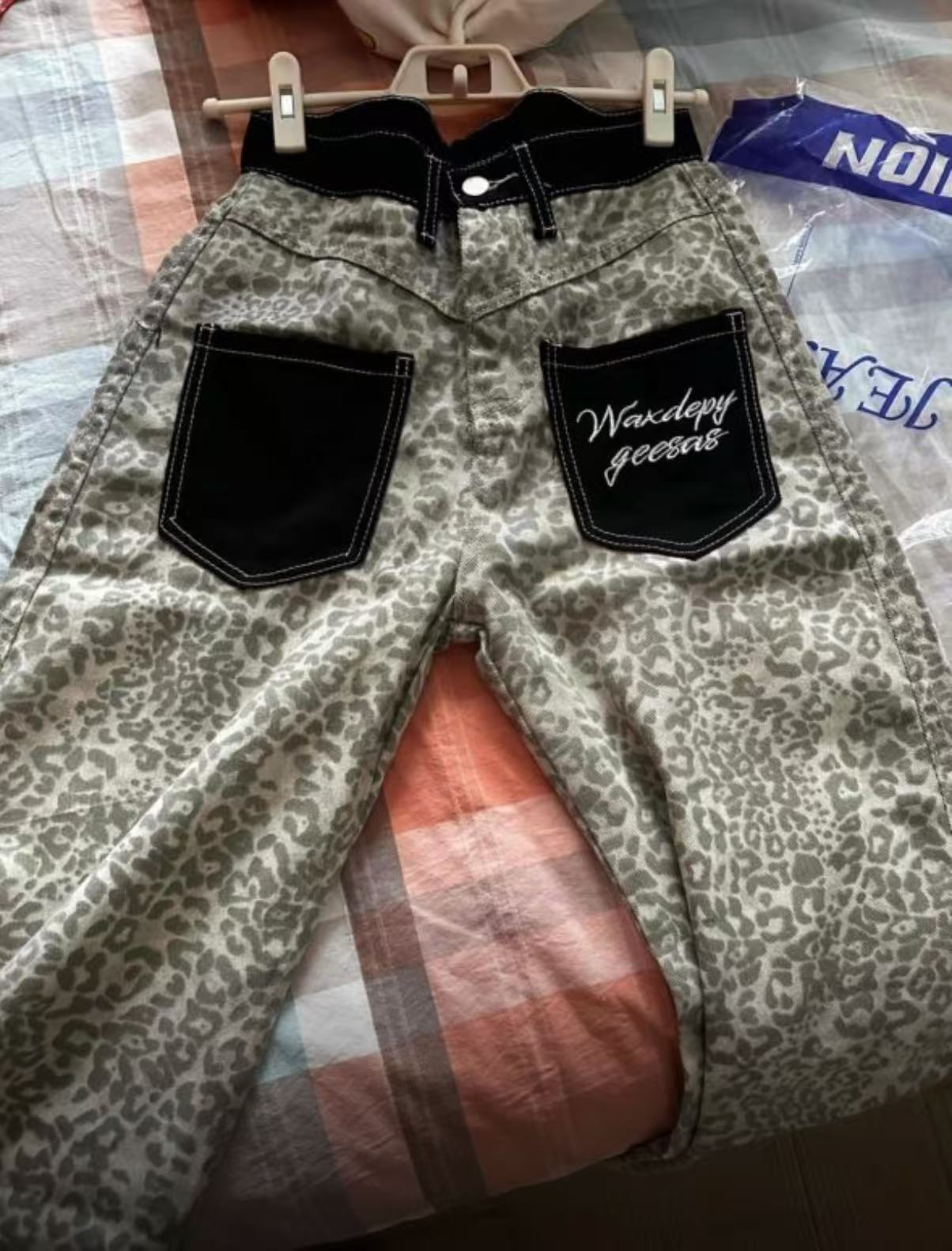 American Retro Leopard Print Curved Denim Pants + Star Short-sleeved Two-piece Set