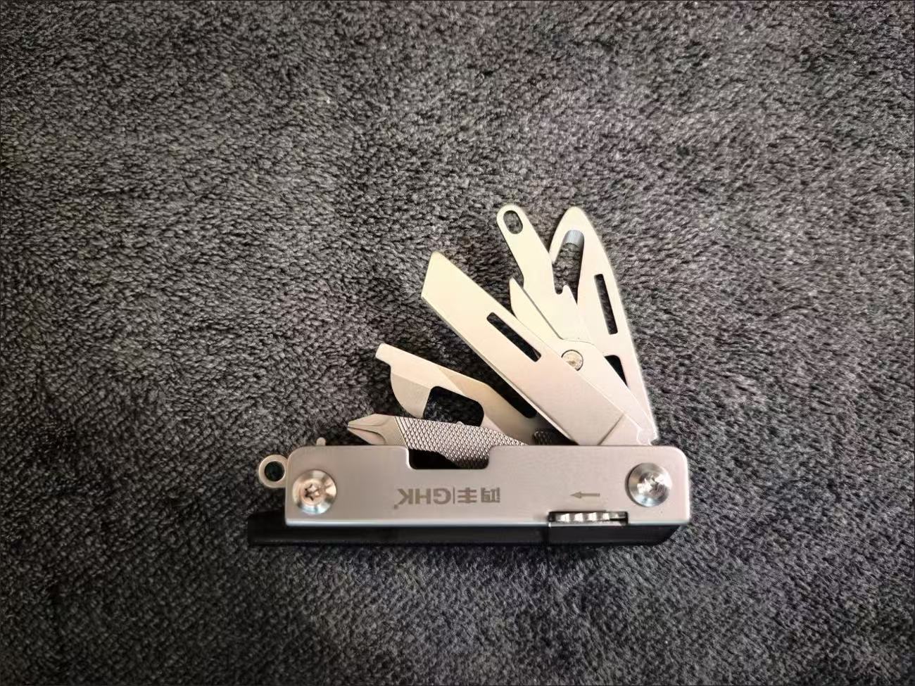 Outdoor Survival Multi-functional Knife Keychain Portable Self-Defense Swiss Knife