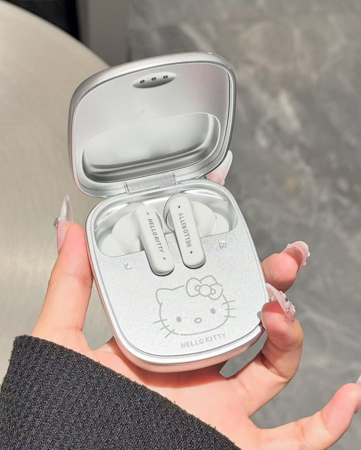 Hello Kitty Phone-Shaped Screen Bluetooth Earbuds