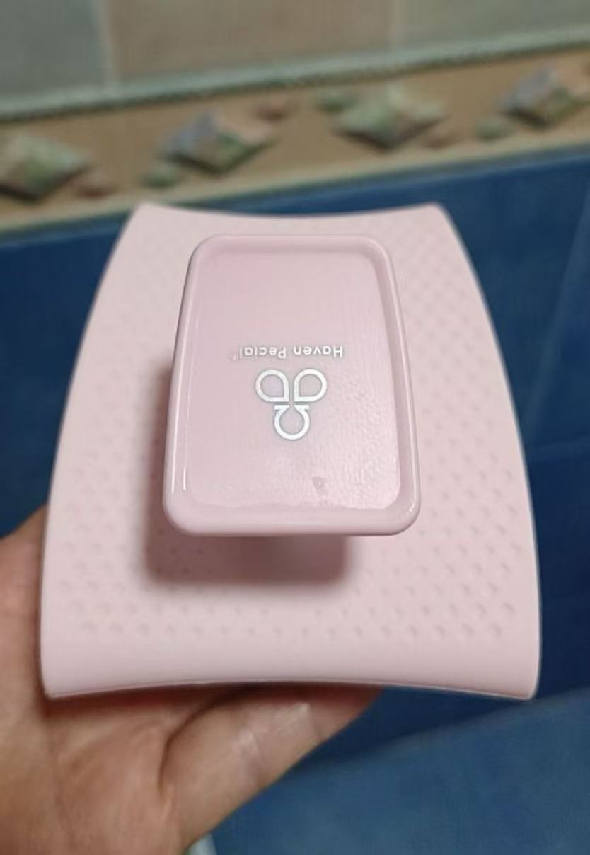 Haven PeCIAL Detangling Shampoo and Massage Brush