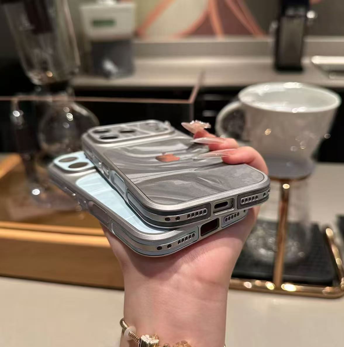 高級秒變17大視窗水波紋手機殼（適用iPhone）