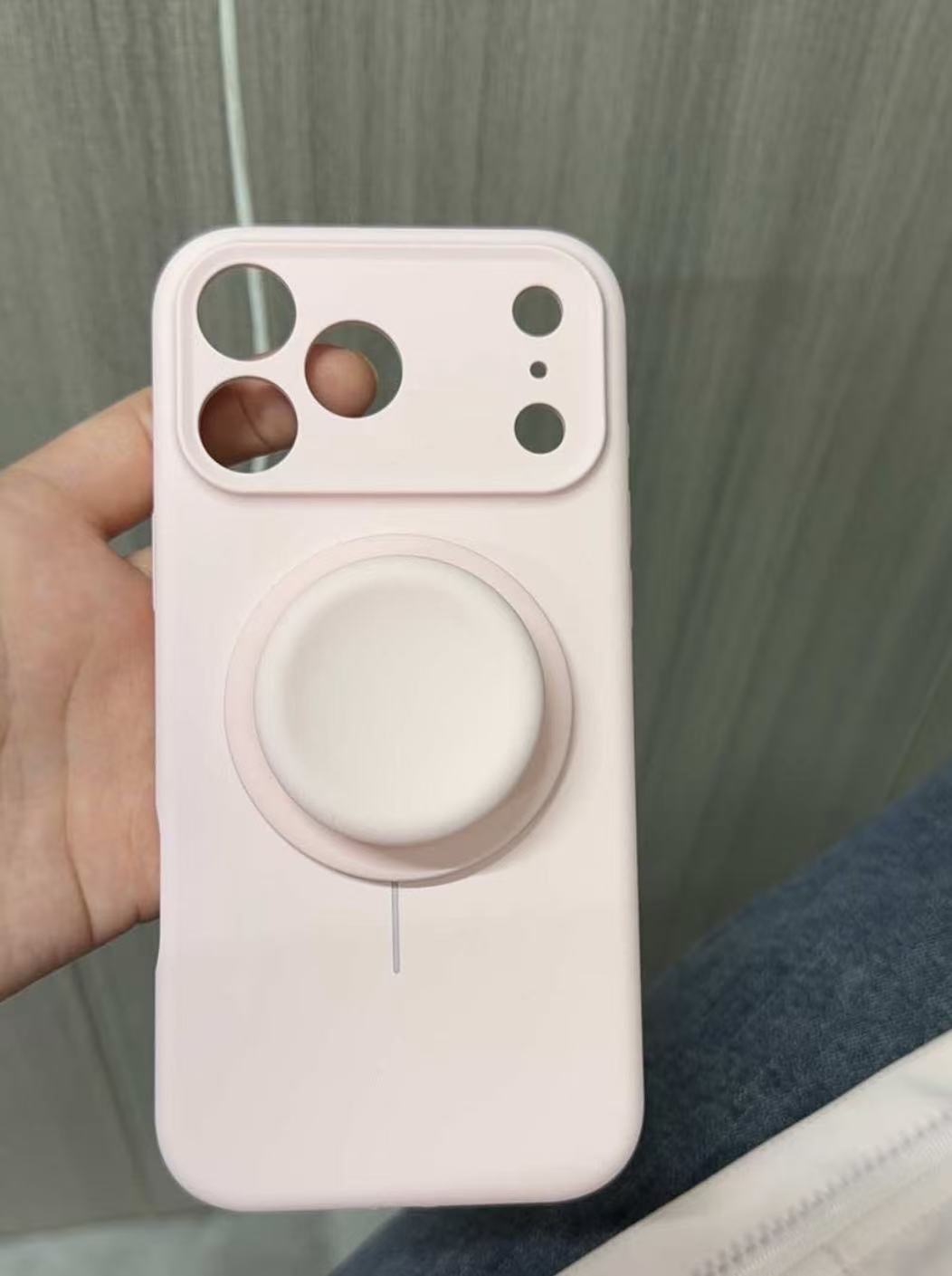 高端磁吸支架液態矽膠手機殼 （適用iPhone 15-17系列）