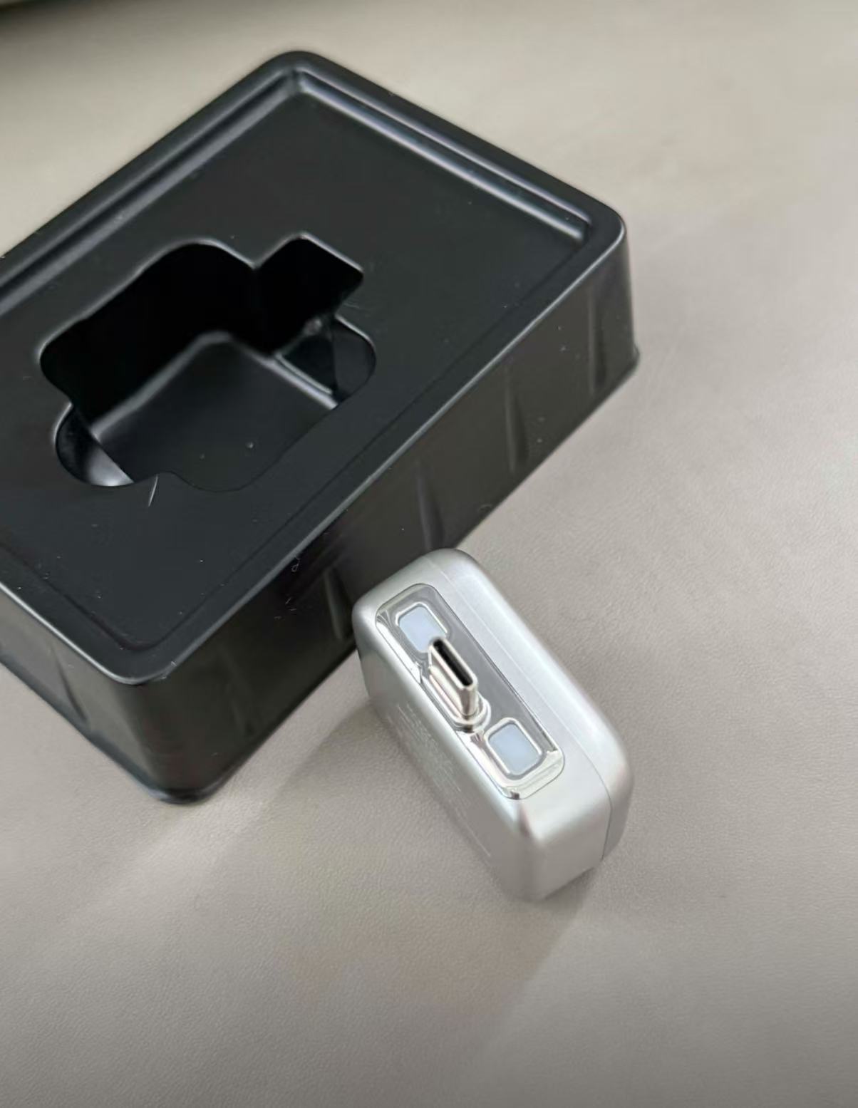 Fully Charged Automatic Disconnect Charger - AI Smart Power Cutoff Model
(Compatible with iPhone/Android)