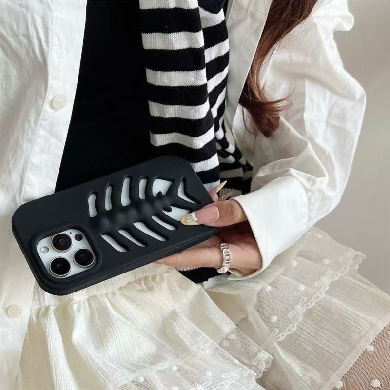 3D Creative Hollow Fishbone Phone Case (Applicable to All iPhone Models)