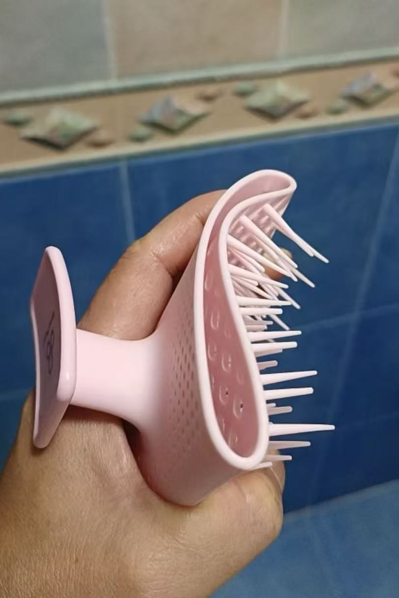 Haven PeCIAL Detangling Shampoo and Massage Brush