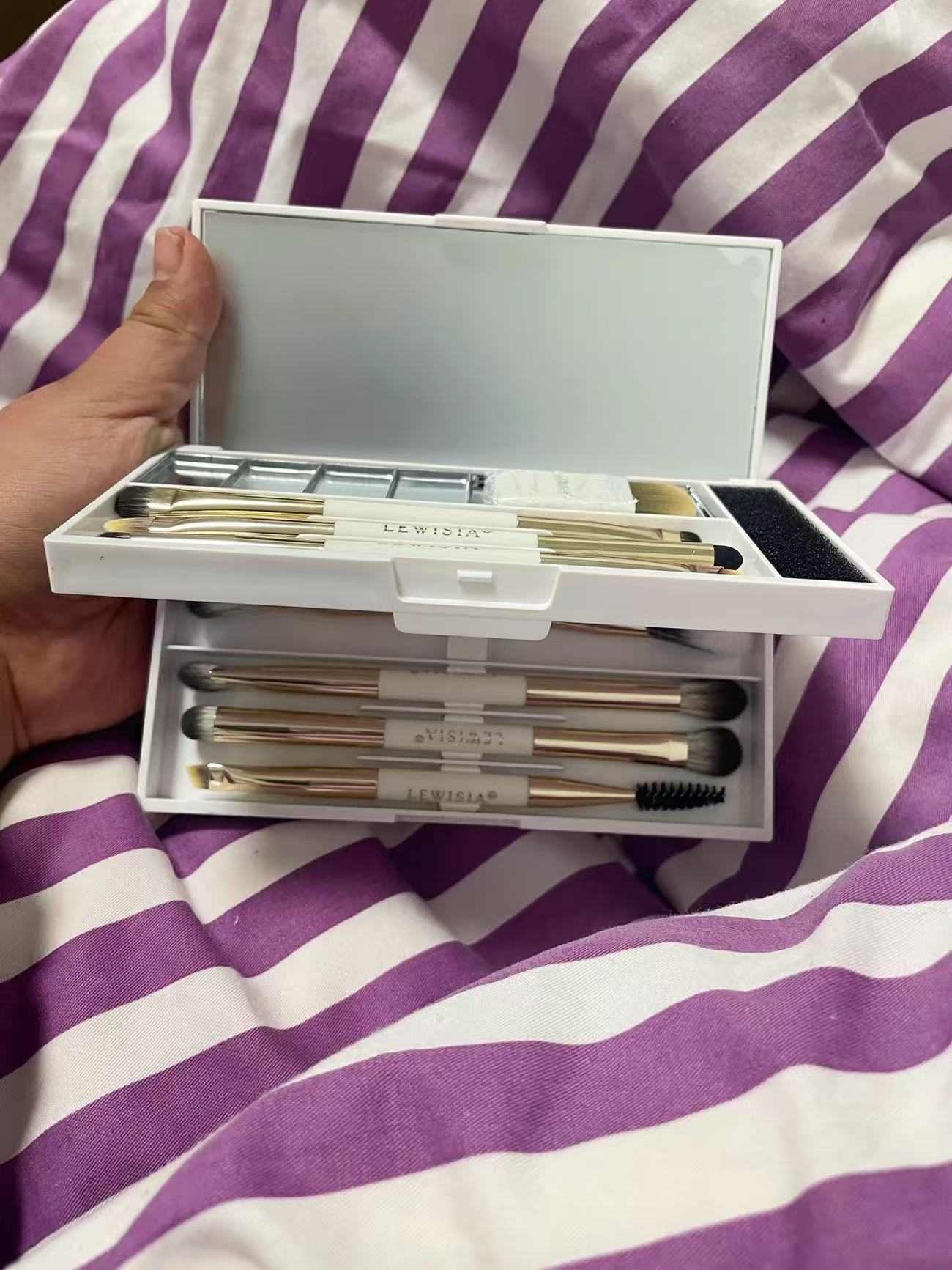 Magic Box Tri-Fold Makeup Brush Set | Portable Eyeshadow and Blush Brush Set