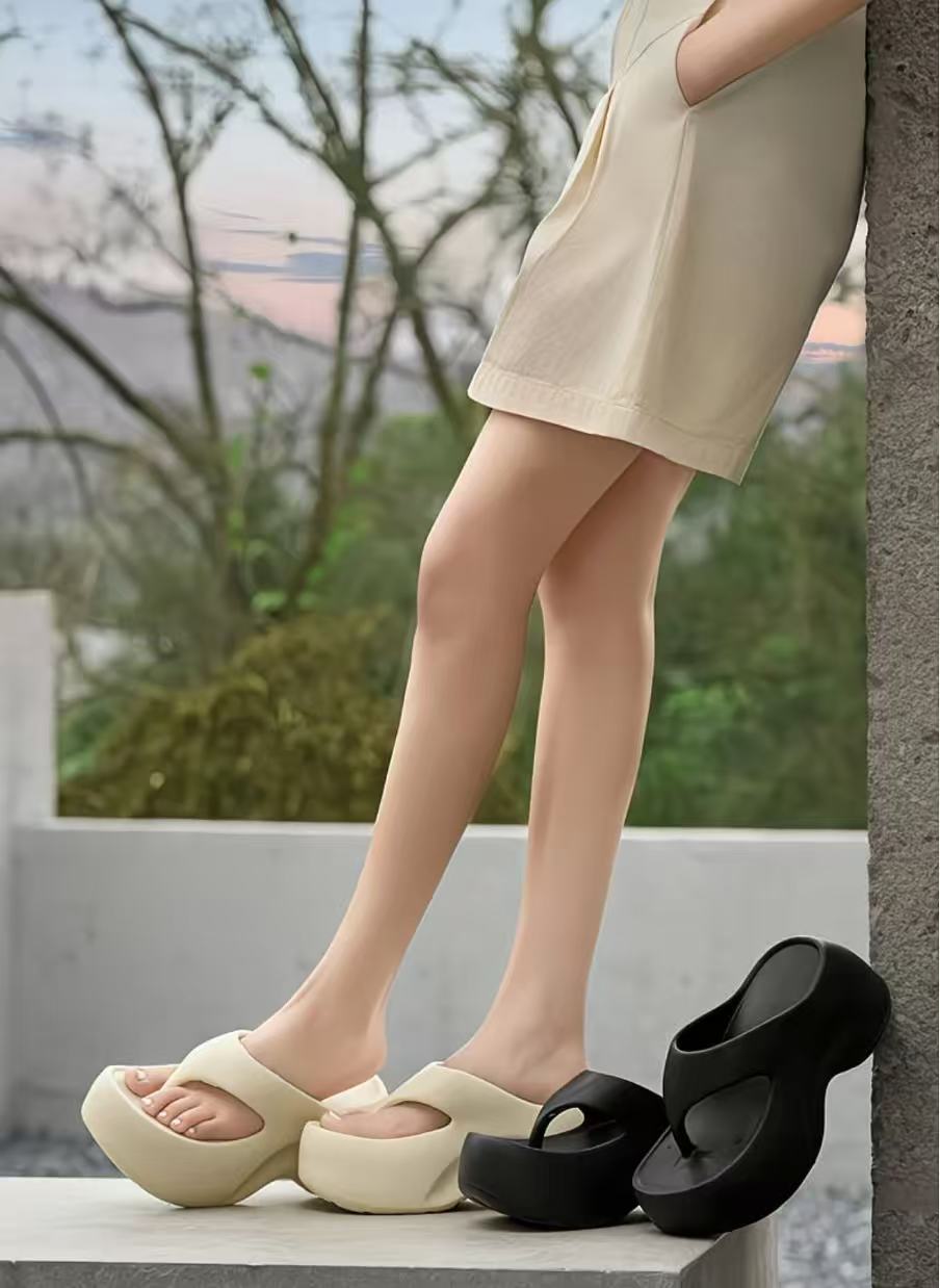 Women's 8.5cm heightened platform flip-flops for outdoor wear