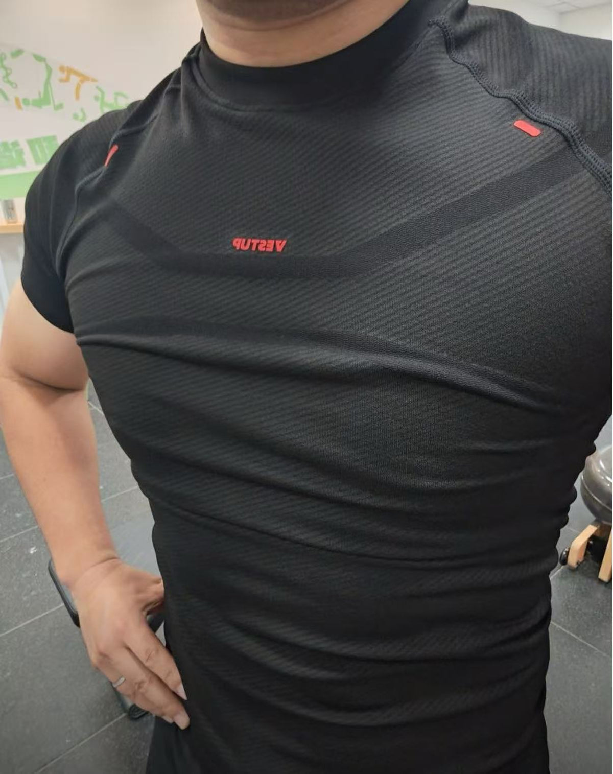 VEST UP【RACING】賽車風碳纖維無縫短袖顯大塑形緊身健身男裝T恤