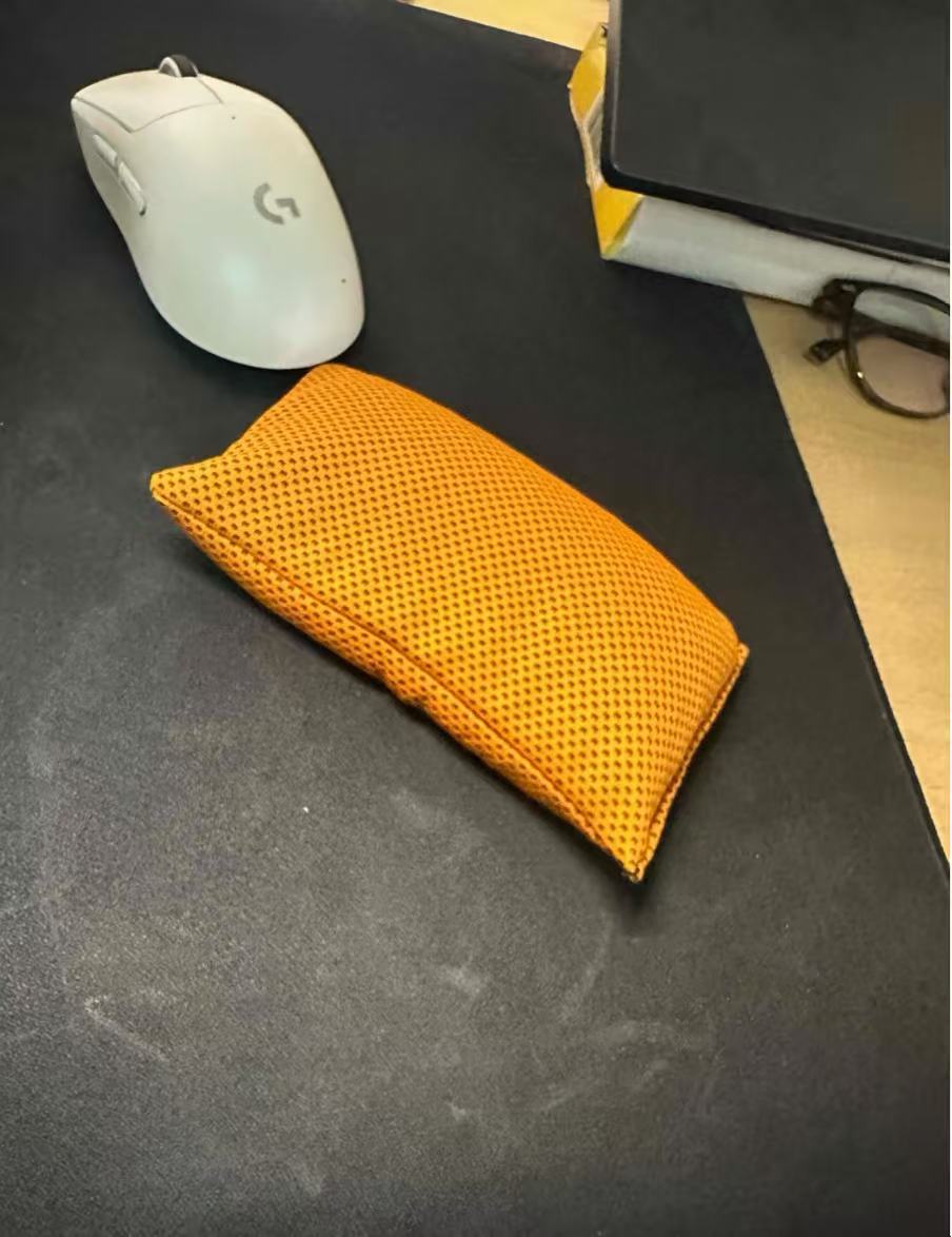 Esports Anti-Sweat Packet (Stress-Relief Gadget)