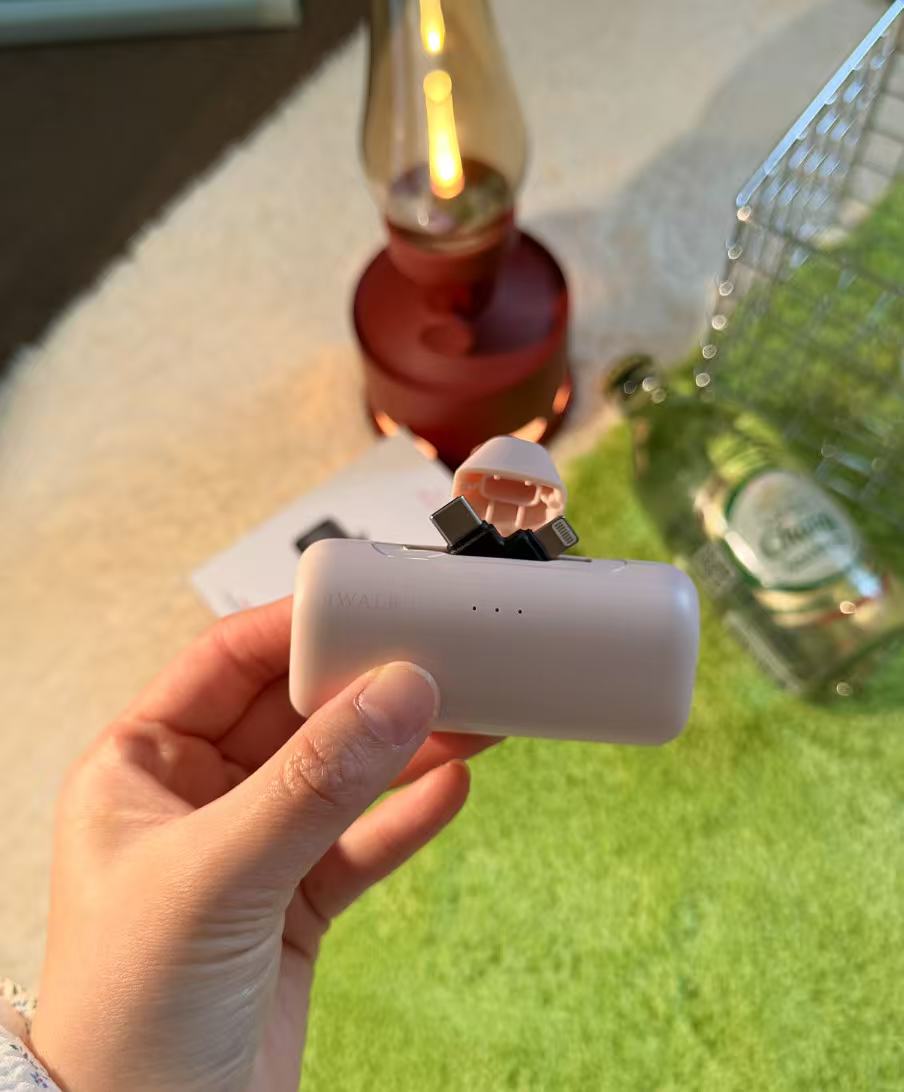 iWALK Dual-Head Capsule Portable Charger