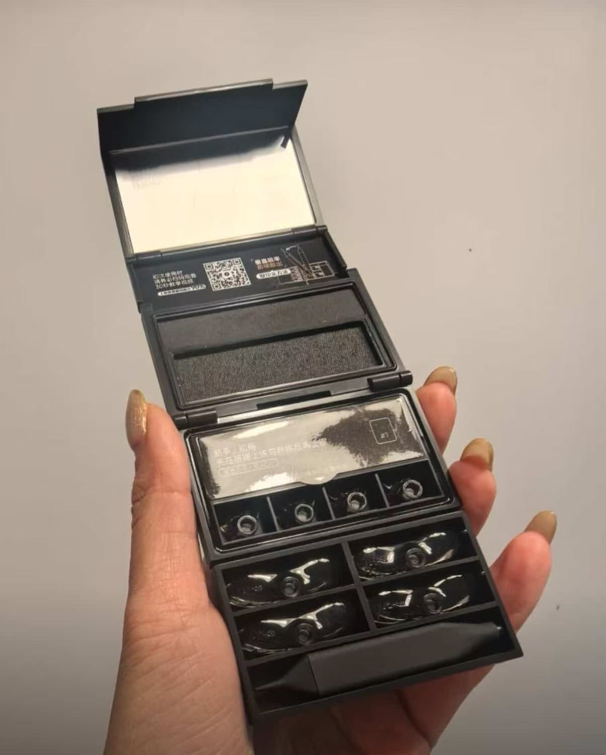 [Photo-Producing Must-Have] Little Black Box 3-in-1 Makeup Set: False Eyelash Stamp, Mole Remover, Eyeliner Stamp