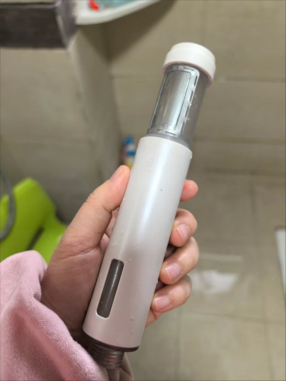 Mini lightweight filter shower head