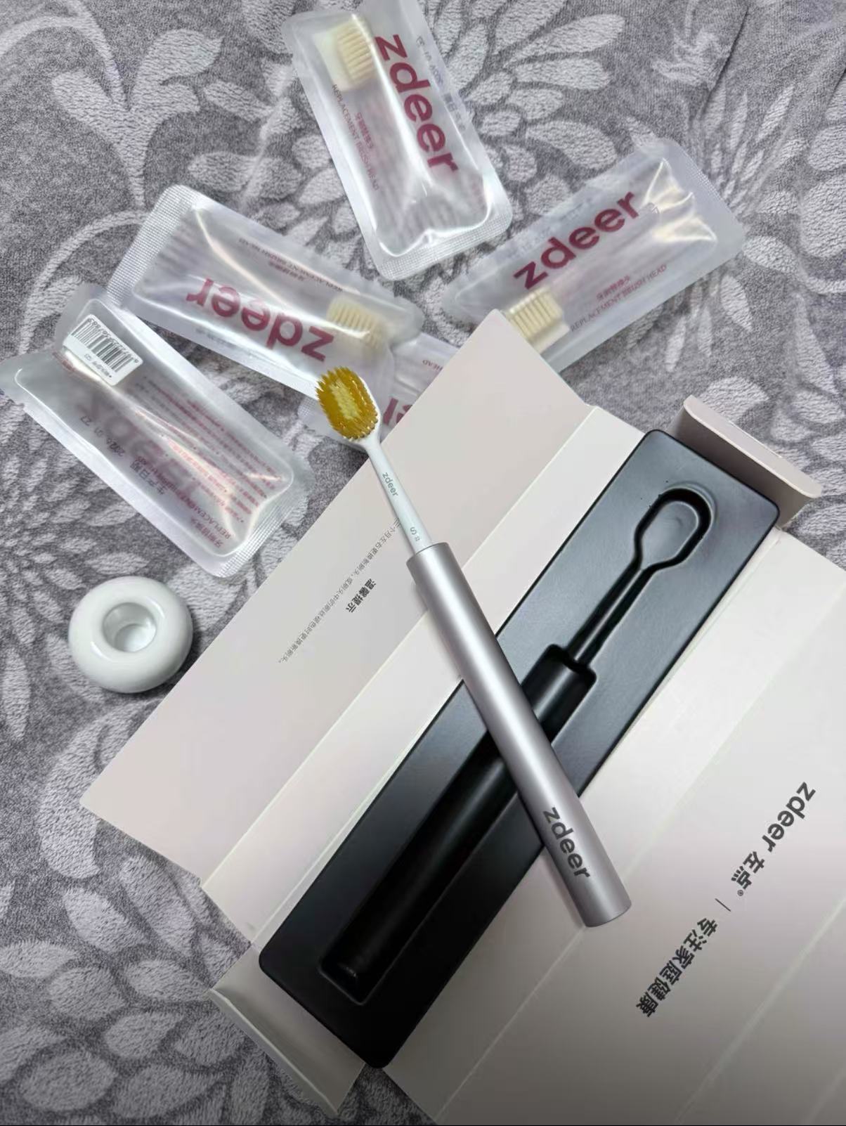 AIR - A premium manual art toothbrush