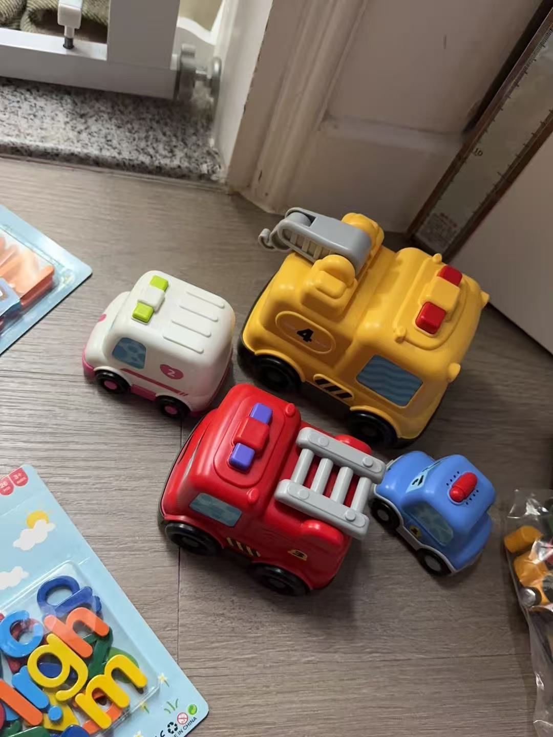 電動聲光磁吸疊疊車