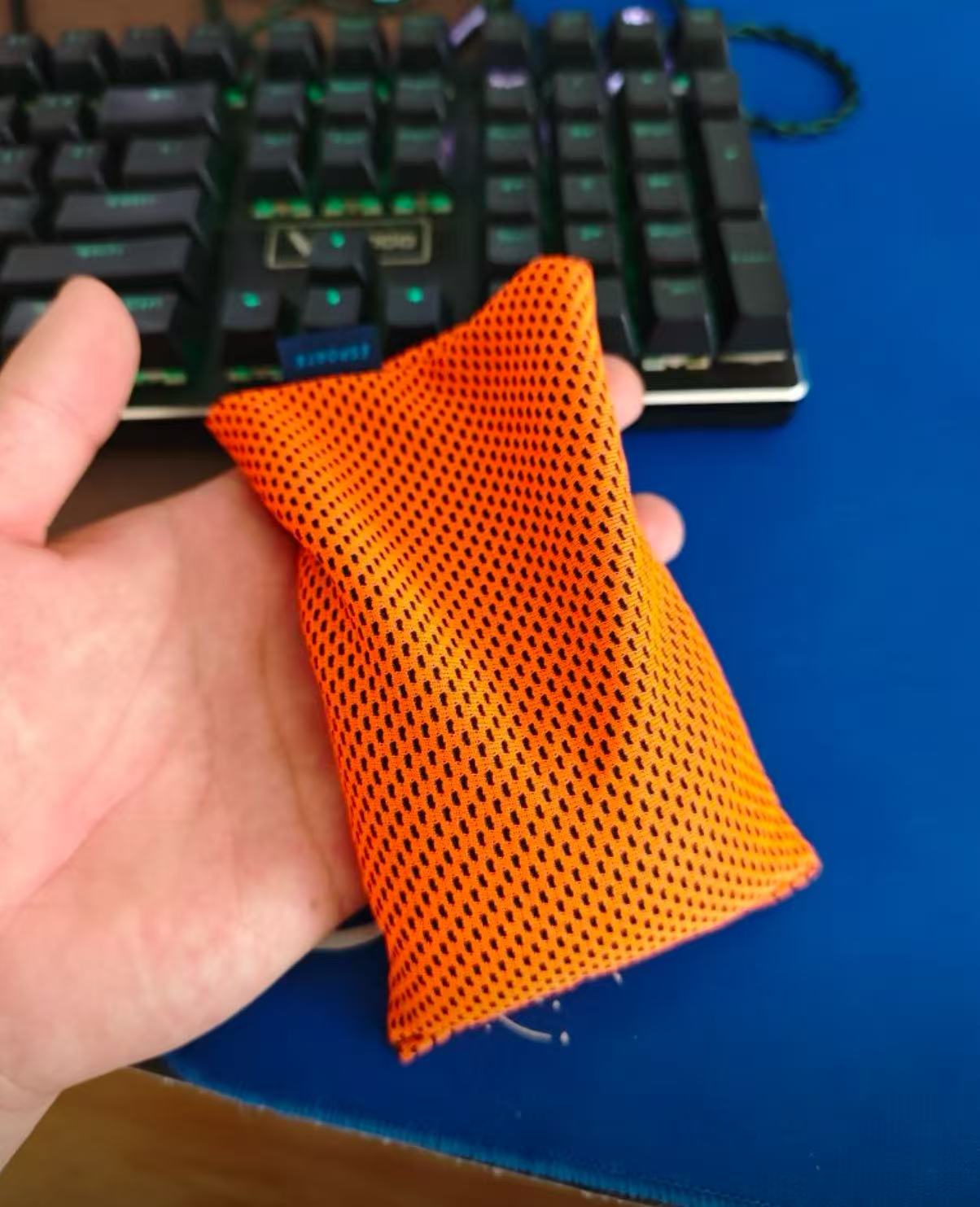 Esports Anti-Sweat Packet (Stress-Relief Gadget)