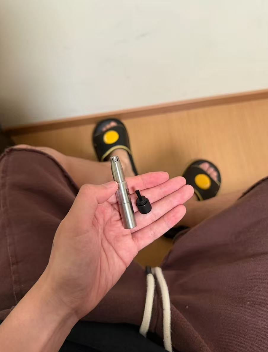 German imported manual nose hair trimmer