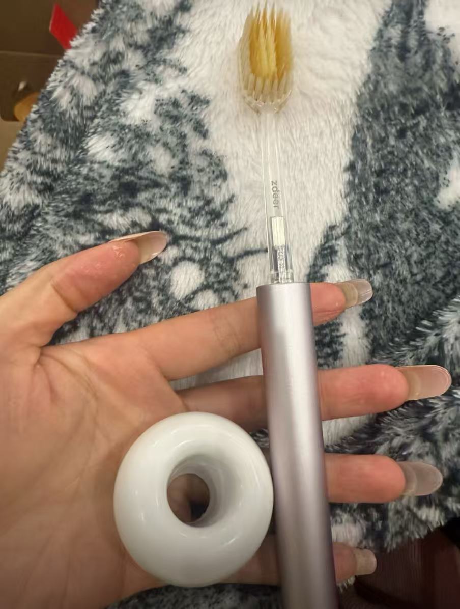 AIR - A premium manual art toothbrush