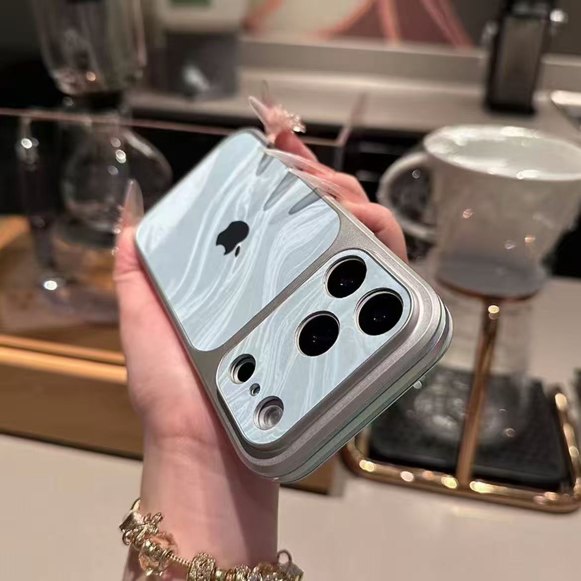 高級秒變17大視窗水波紋手機殼（適用iPhone）
