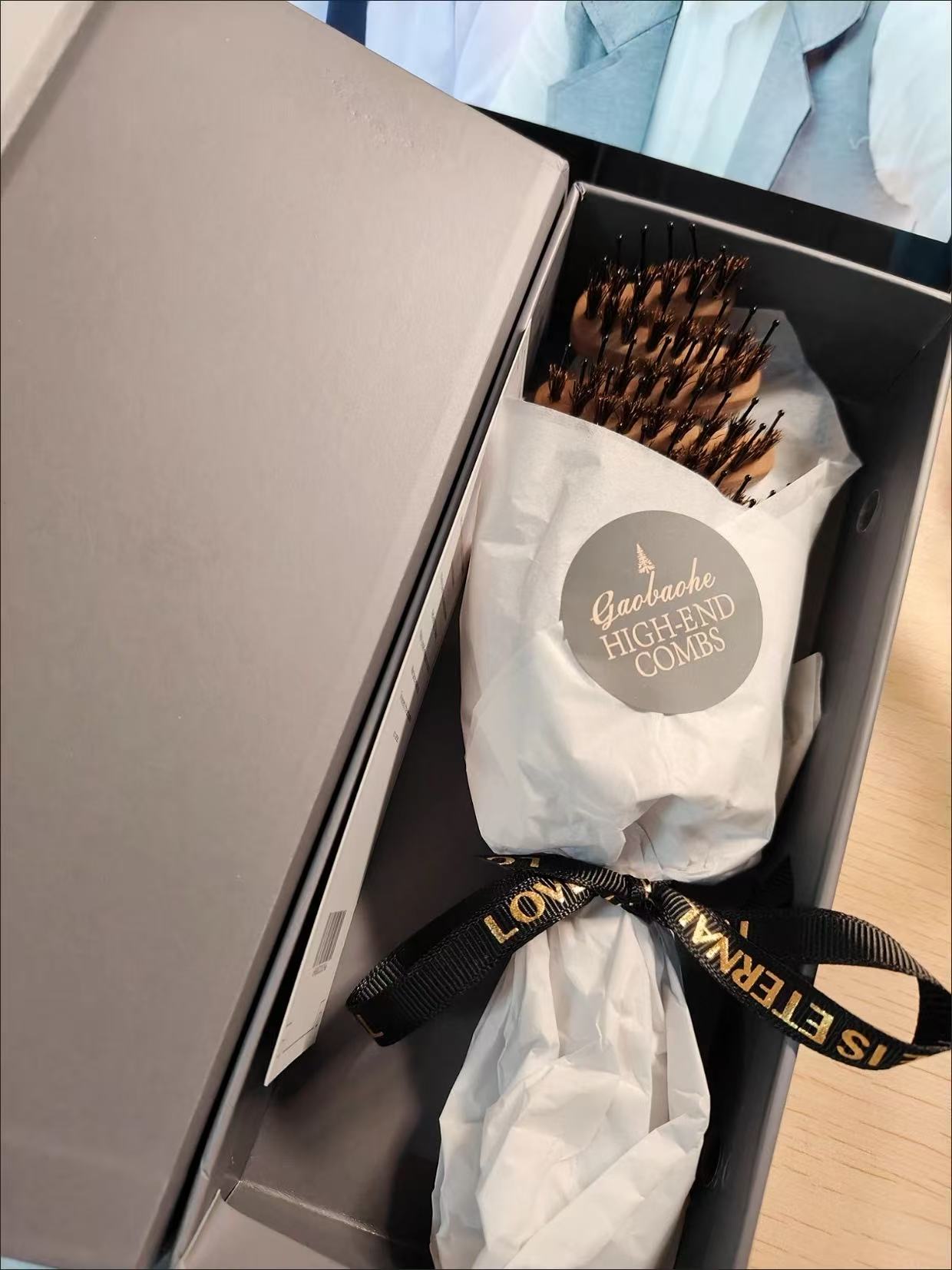 High-end Pine Cone Bristle Brush (Secret to Voluminous Hair)