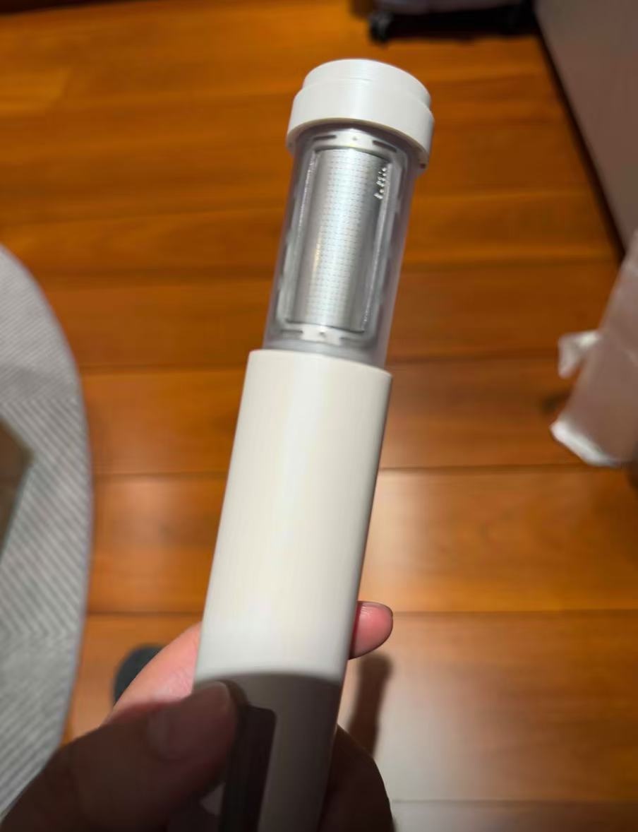 Mini lightweight filter shower head