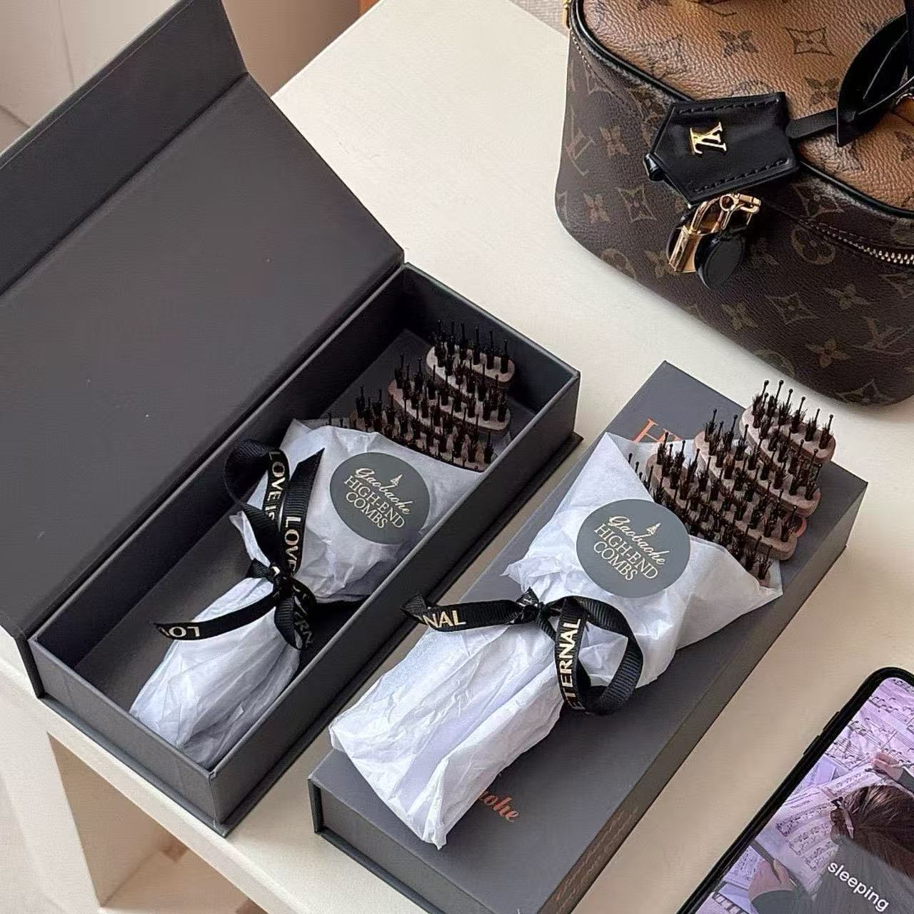 High-end Pine Cone Bristle Brush (Secret to Voluminous Hair)