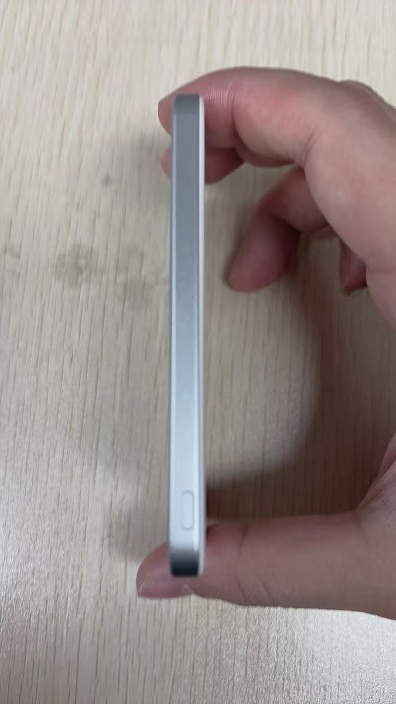6.9mm輕薄磁吸行動電源