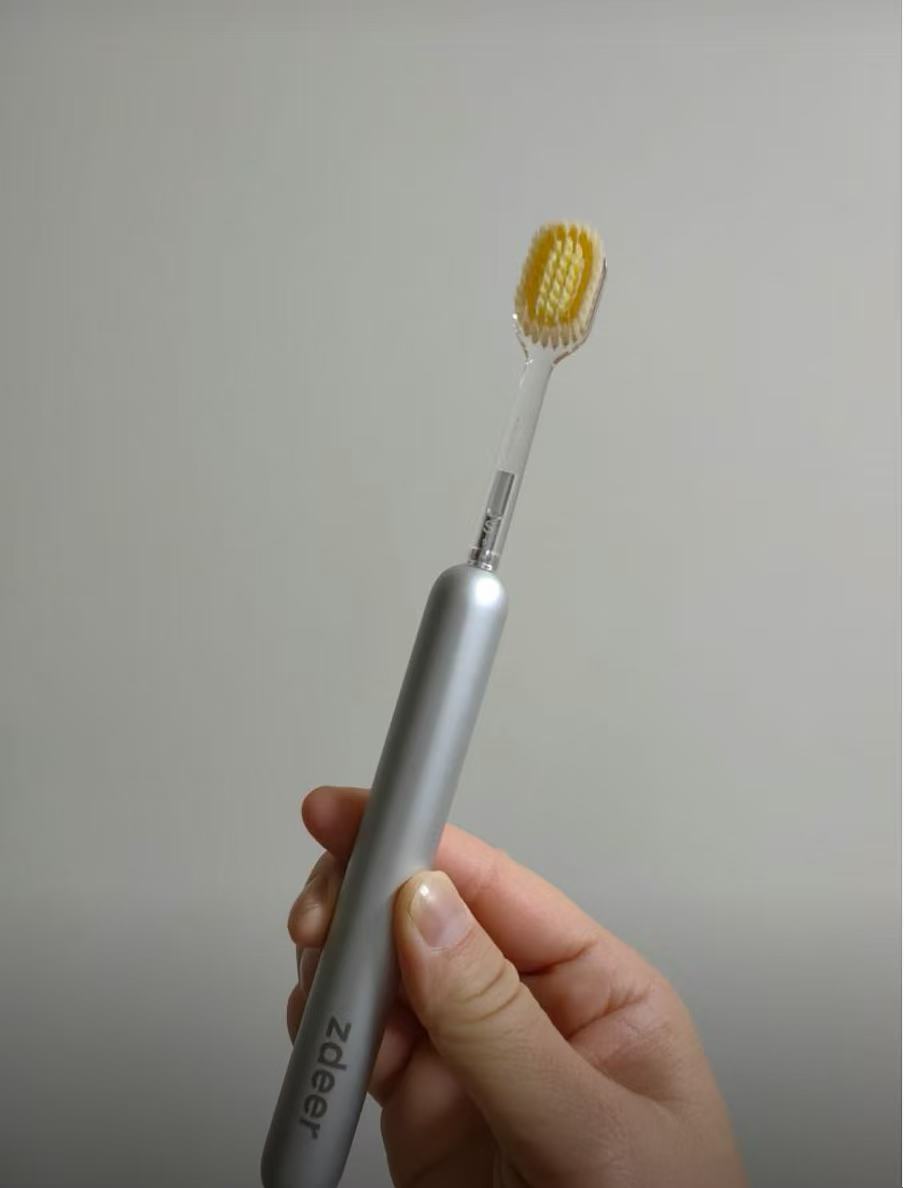 AIR - A premium manual art toothbrush