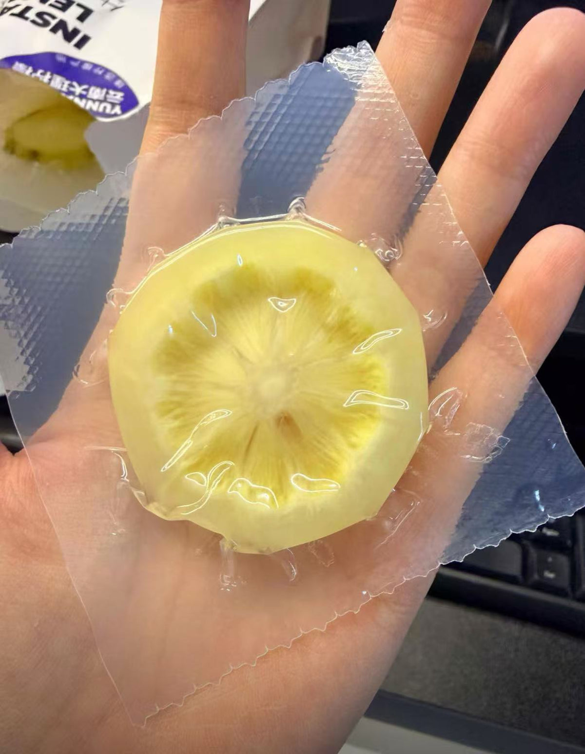 Freshly-sliced Honey Lemon Slices for Infusion/Drink