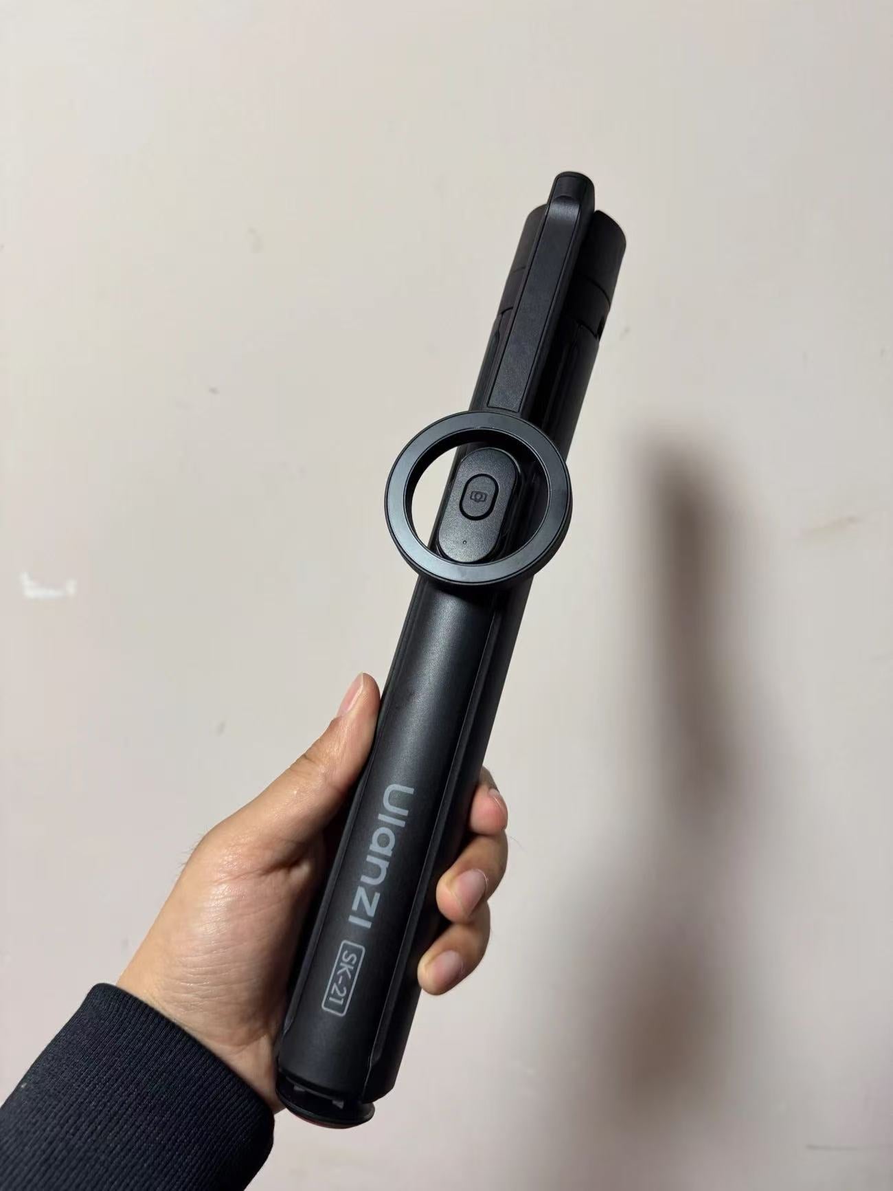 SK-21 One-Touch Open/Close Magnetic Phone Holder with Automatic Pop-Up Floor Tripod