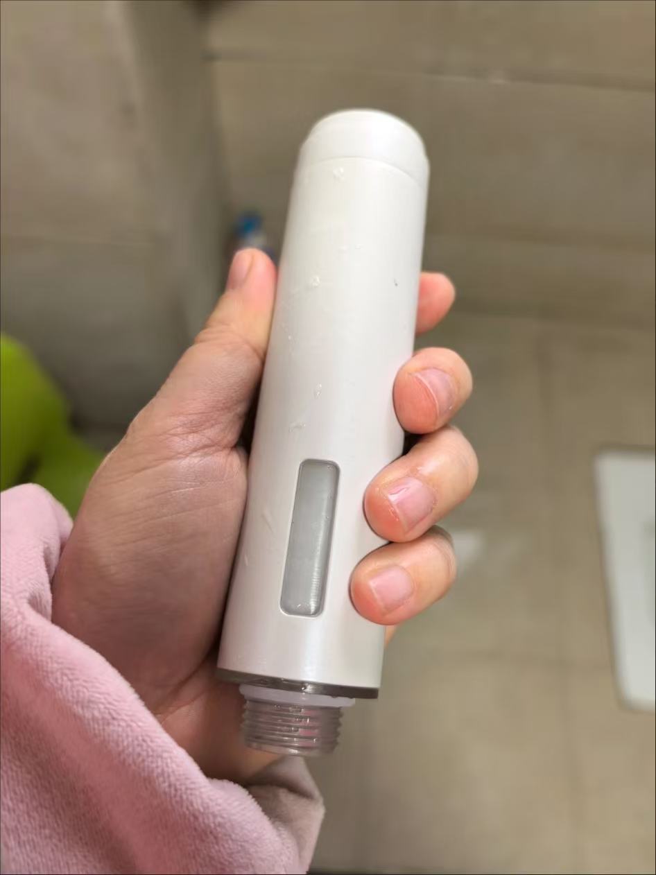 Mini lightweight filter shower head