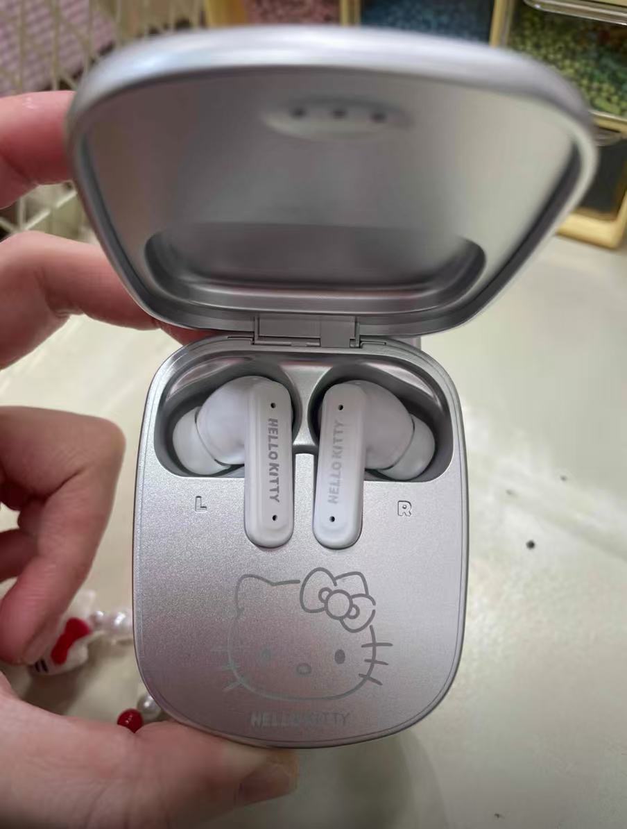 Hello Kitty Phone-Shaped Screen Bluetooth Earbuds