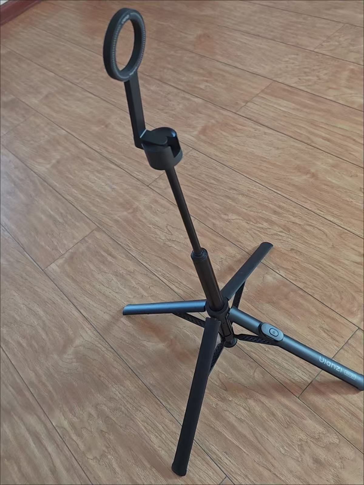 SK-21 One-Touch Open/Close Magnetic Phone Holder with Automatic Pop-Up Floor Tripod