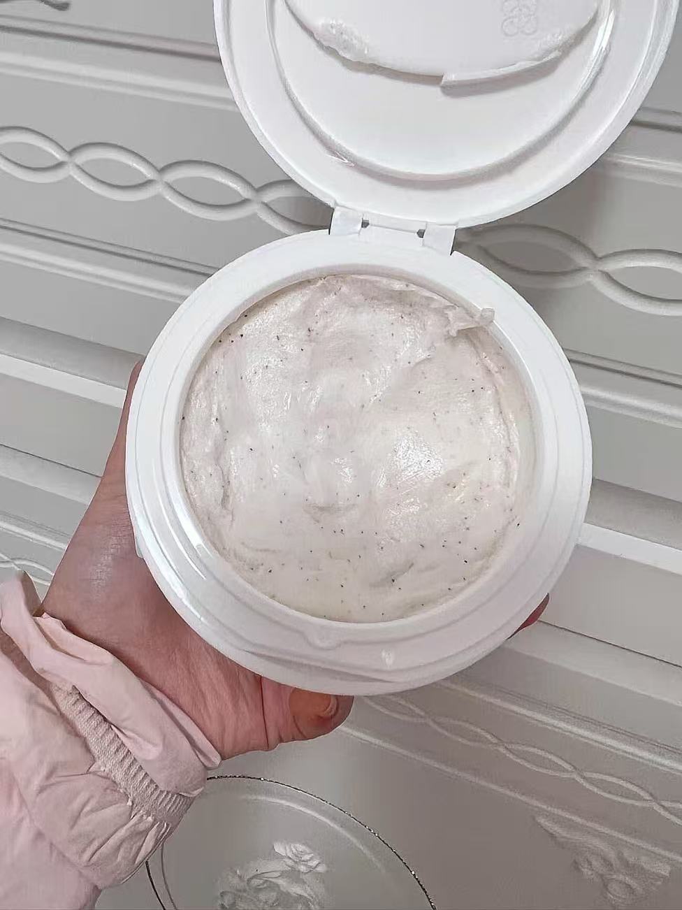 Whitening, Smoothing, and Fragrance-Infused Scrub (Morning Rose)
