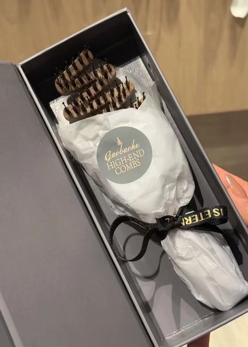 High-end Pine Cone Bristle Brush (Secret to Voluminous Hair)
