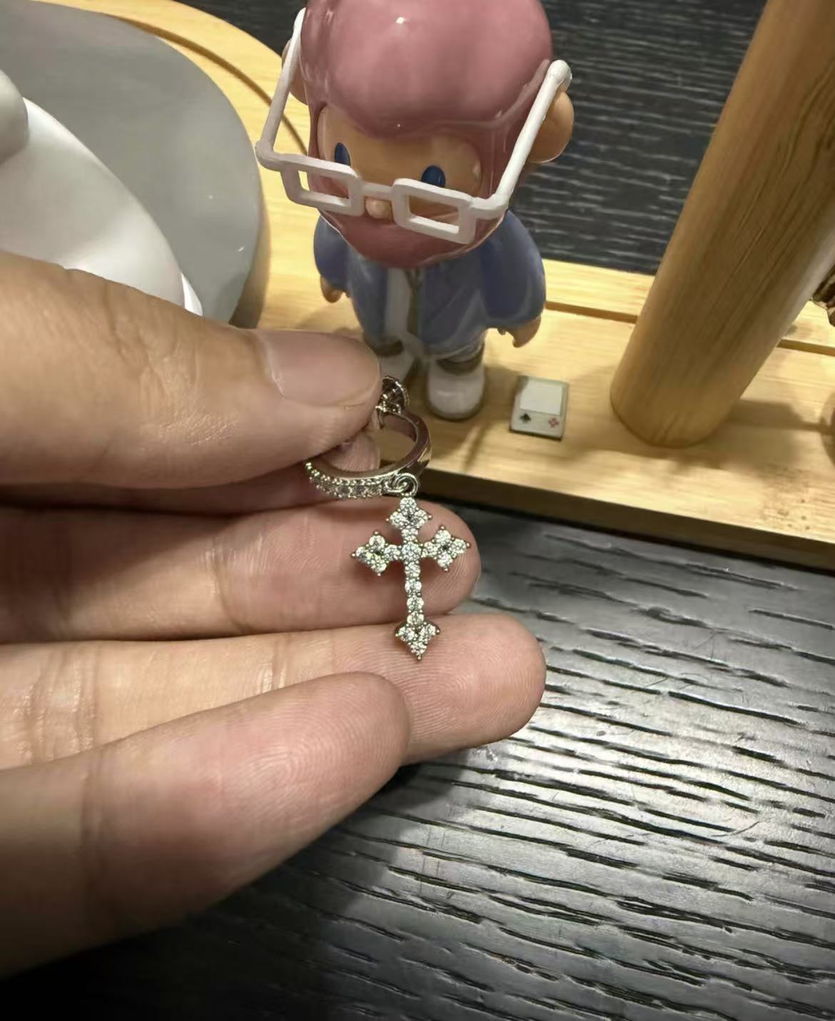 爆閃合金十字架耳飾