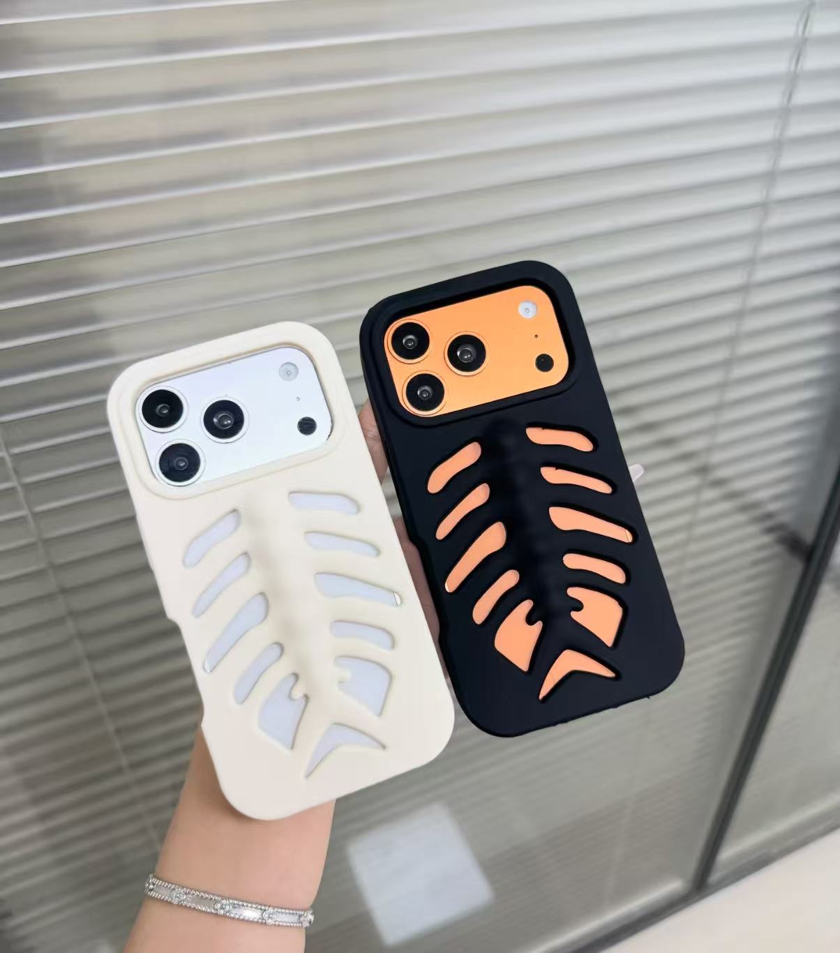 3D Creative Hollow Fishbone Phone Case (Applicable to All iPhone Models)