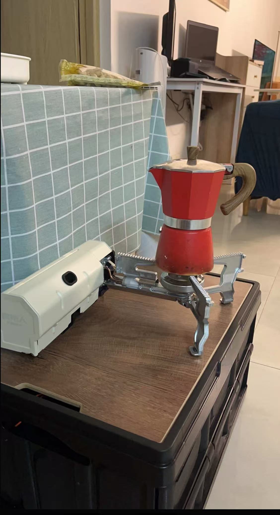 Portable outdoor cassette stove, camping hot pot stove, field stove, gas stove