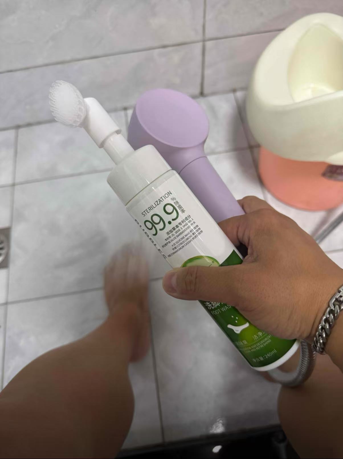 Stinky Foot Wash Foot Bubbling Brush