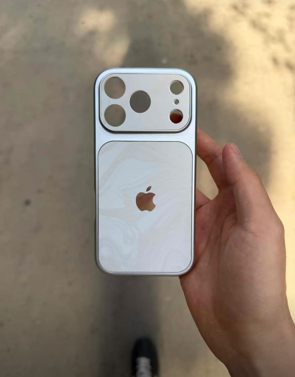 高級秒變17大視窗水波紋手機殼（適用iPhone）