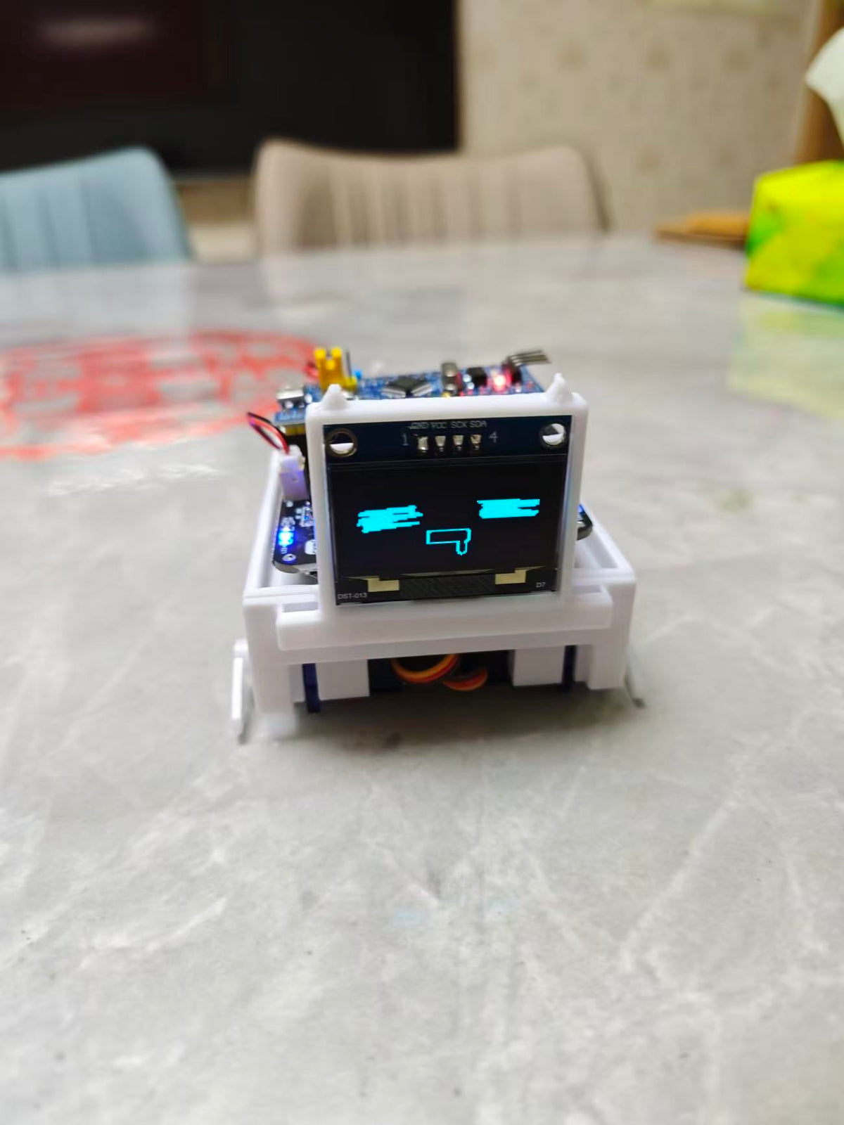 曼波哈基米機器狗 桌面解壓智慧電子寵物 聲控語音動作DIY成品