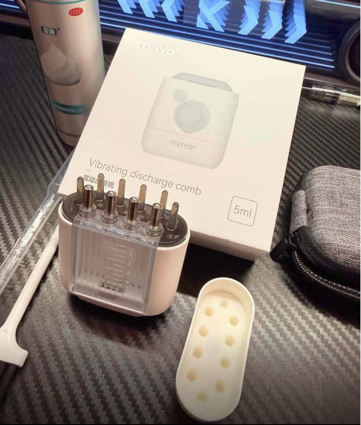 Mriya震動出液梳頭皮上液器