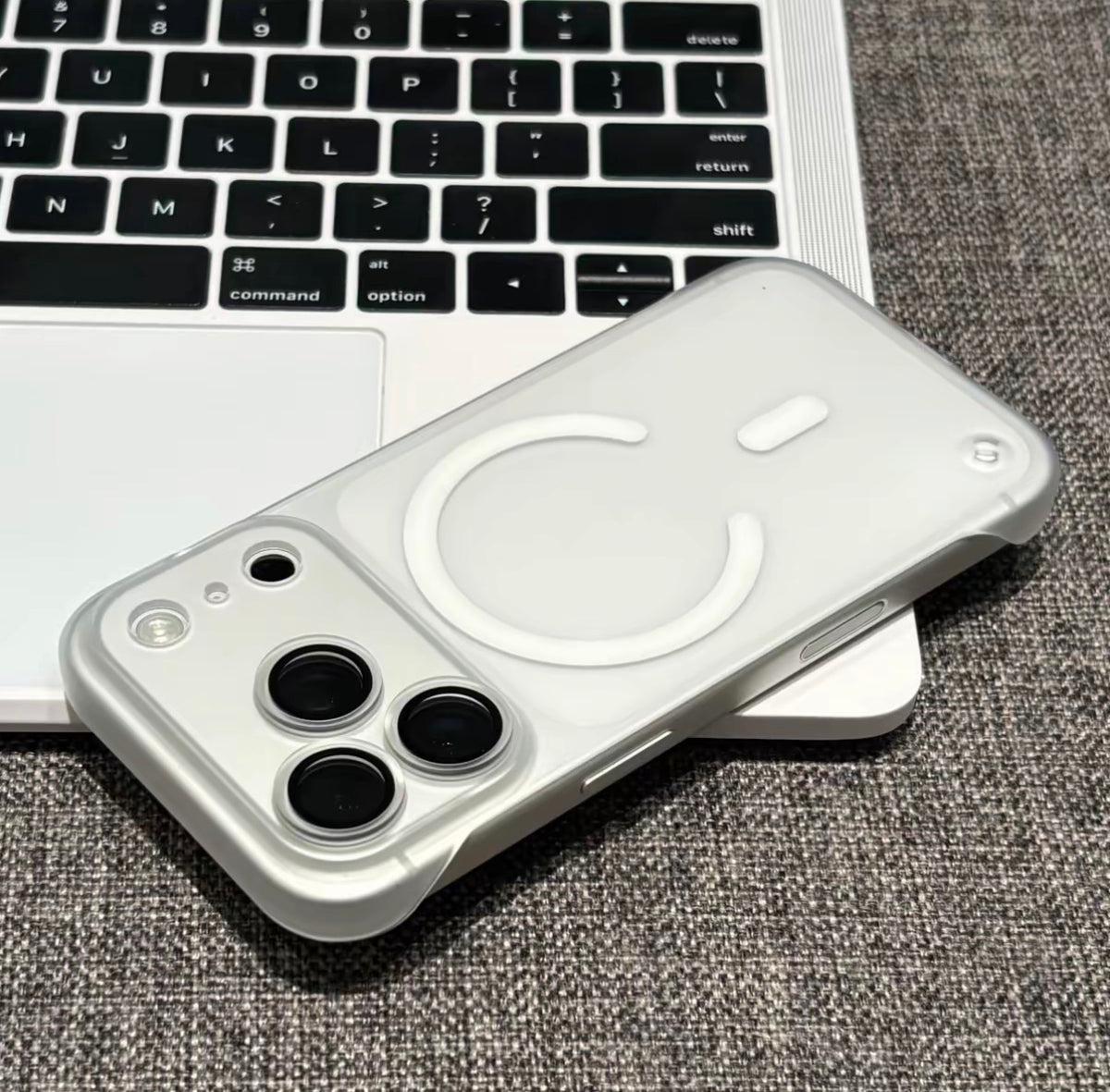 超薄無邊框磨砂磁吸iPhone手機殼