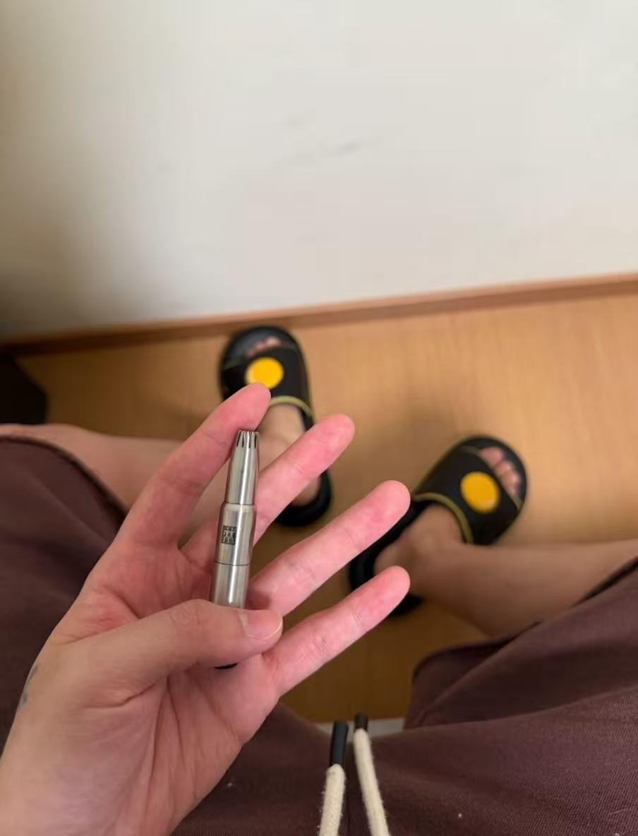 German imported manual nose hair trimmer