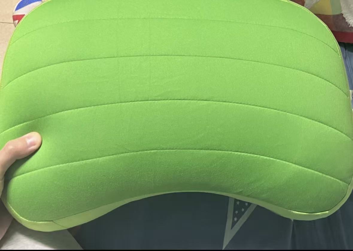 Portable inflatable pillow
