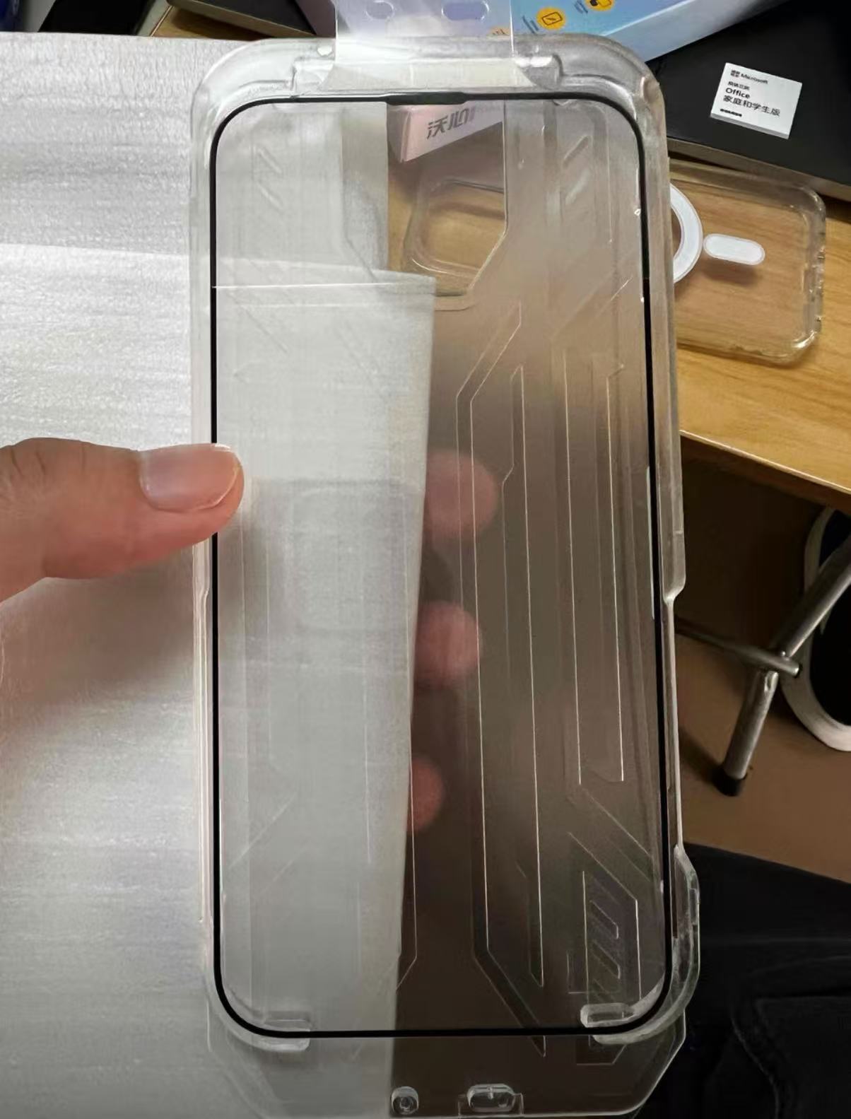 iPhone dust-free screen protector